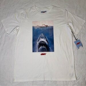 NWT Jaws Poster White T-Shirts XL Movie Classics New Authentic Embroidered Logo
